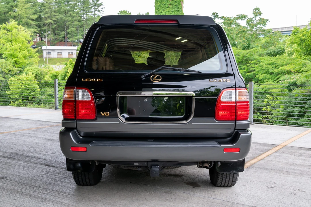 2001 Lexus LX 2nd Gen - Image 7 of 31