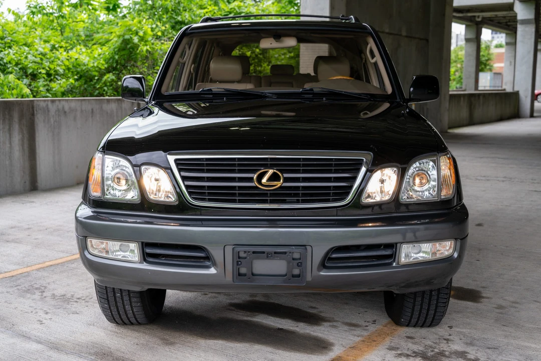 2001 Lexus LX 2nd Gen - Image 3 of 31