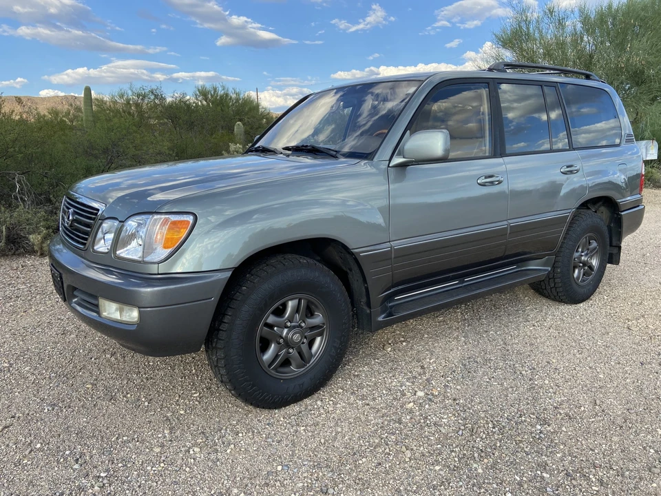 2001 Lexus LX 2nd Gen - Image 3 of 31