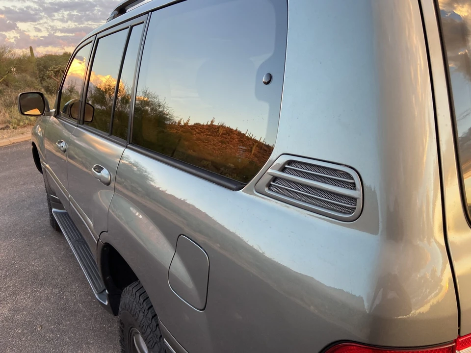 2001 Lexus LX 2nd Gen - Image 24 of 31
