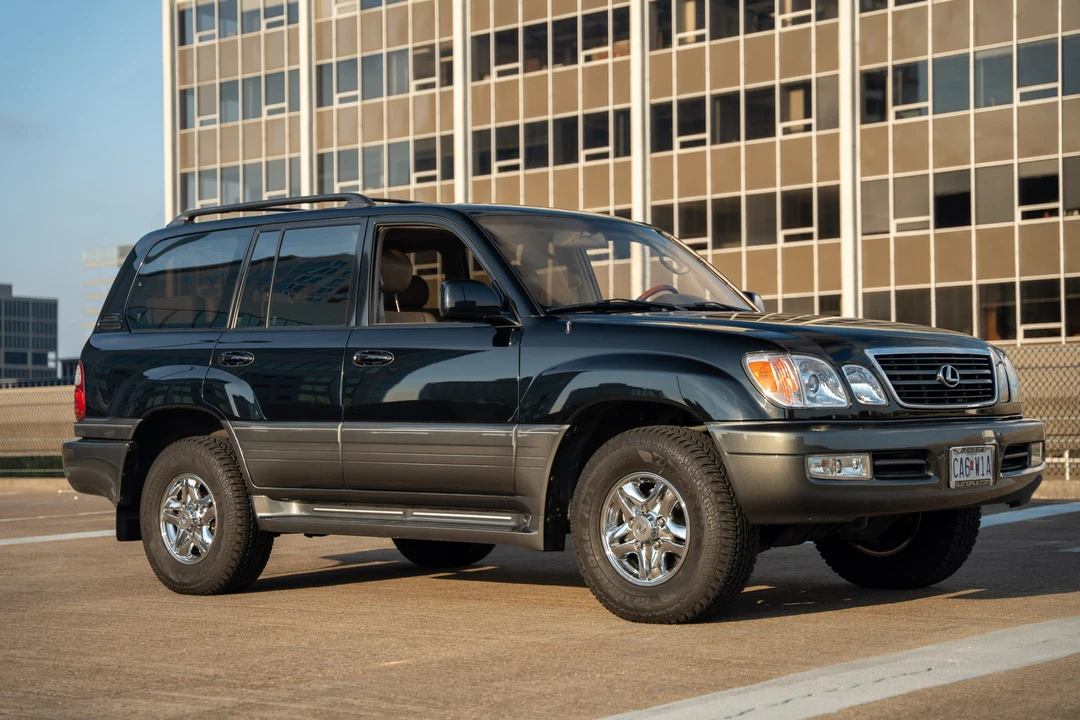 2001 Lexus LX 2nd Gen - Image 8 of 31