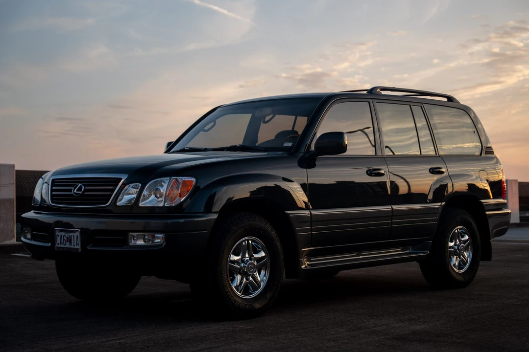 2001 Lexus LX 2nd Gen - Image 22 of 31