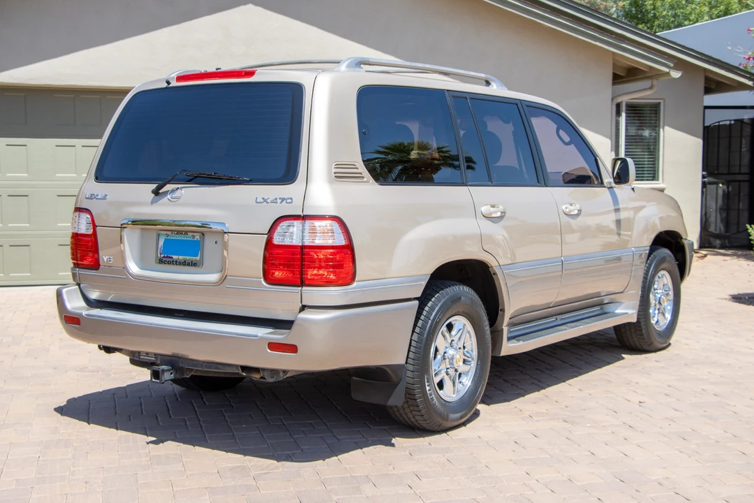 2001 Lexus LX 2nd Gen - Image 6 of 31