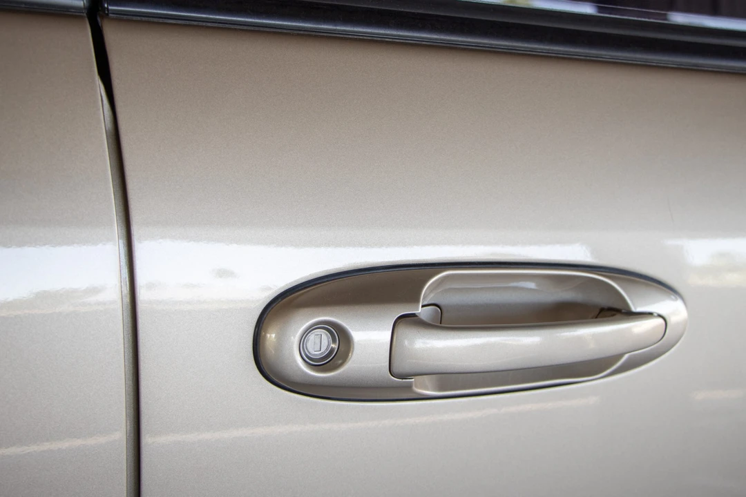 2001 Lexus LX 2nd Gen - Image 31 of 31