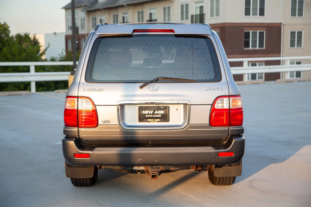 2001 Lexus LX 2nd Gen - Image 29 of 31