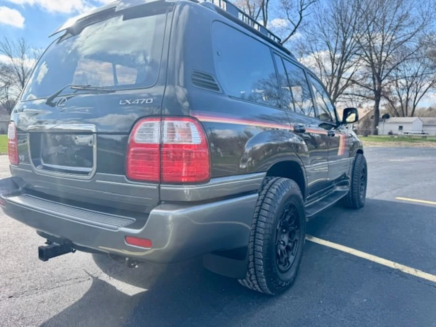 2001 Lexus LX 2nd Gen - Image 3 of 22