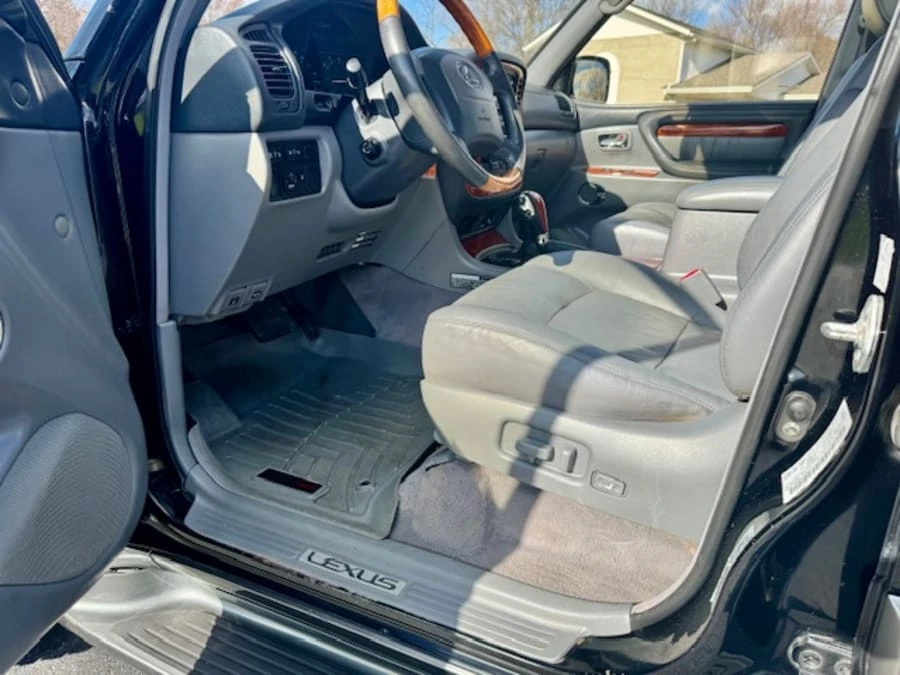 2001 Lexus LX 2nd Gen - Image 15 of 22