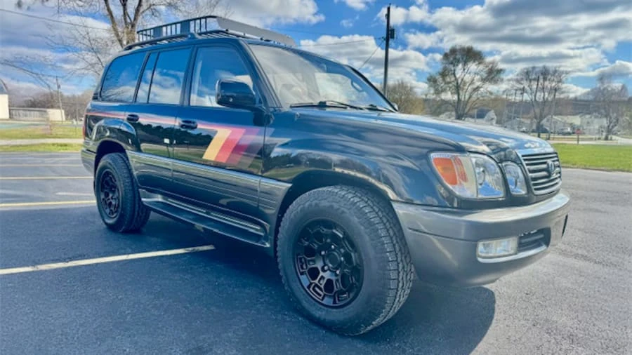2001 Lexus LX 2nd Gen - Image 4 of 22