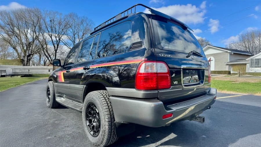 2001 Lexus LX 2nd Gen - Image 2 of 22