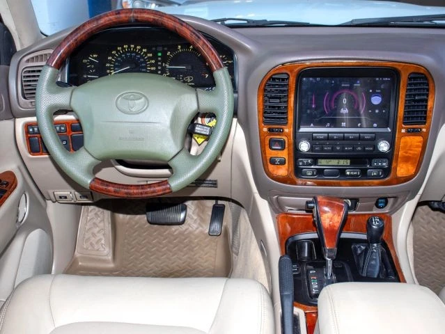 2001 Lexus LX 2nd Gen - Image 13 of 21