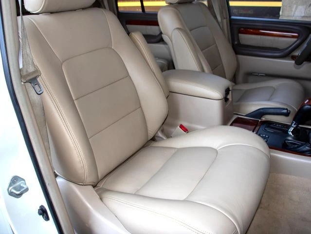 2001 Lexus LX 2nd Gen - Image 15 of 21