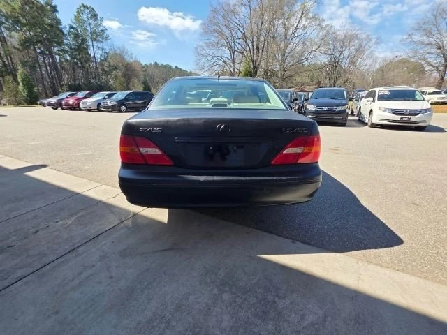 2001 Lexus LS 3rd Gen - Image 9 of 20