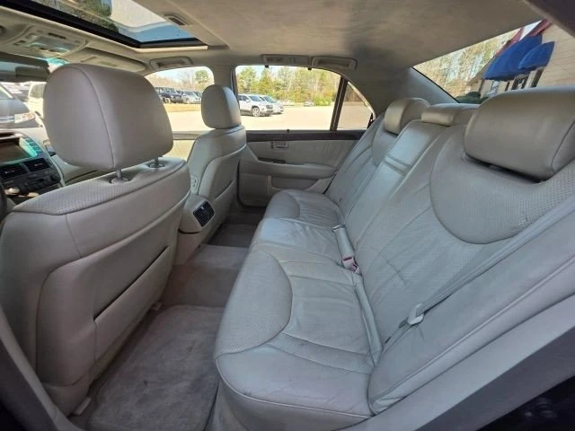 2001 Lexus LS 3rd Gen - Image 17 of 20