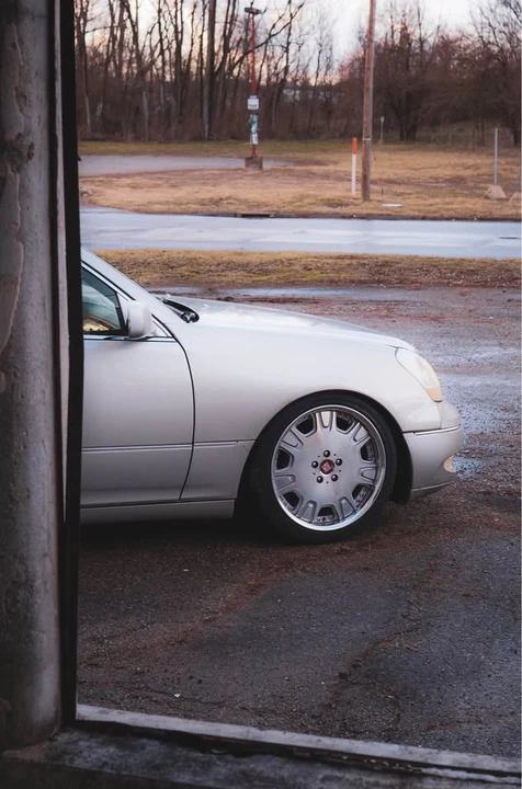 2001 Lexus LS 3rd Gen - Image 6 of 9