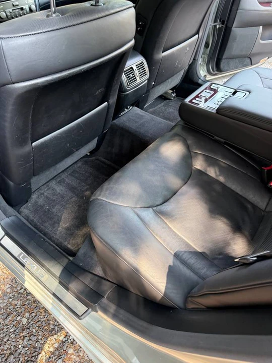 2001 Lexus LS 3rd Gen - Image 5 of 13