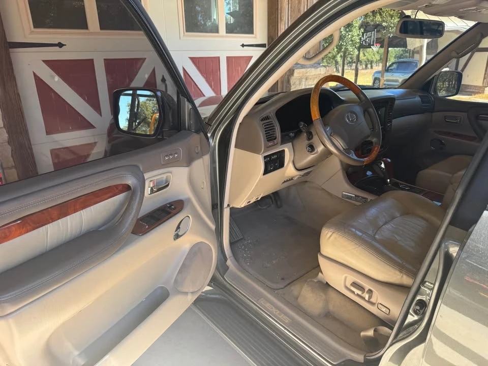 2001 Lexus LX 1st Gen - Image 3 of 7