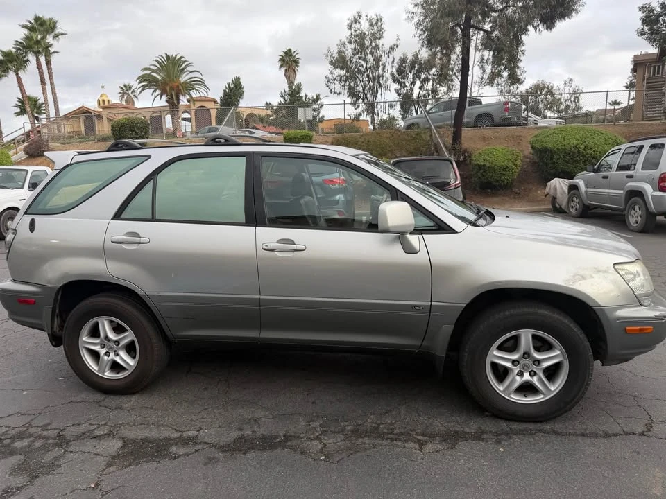 2001 Lexus RX 1st Gen - Image 3 of 7