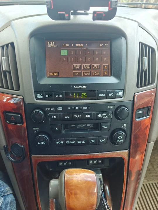 2001 Lexus RX 1st Gen - Image 7 of 8