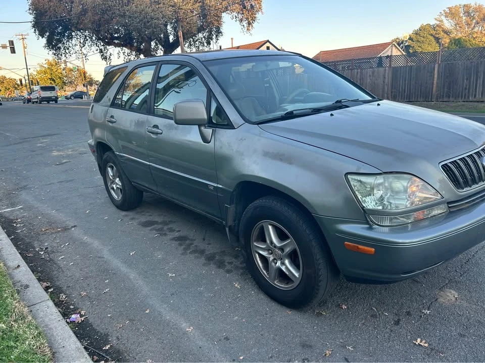 2001 Lexus RX 1st Gen - Image 2 of 9