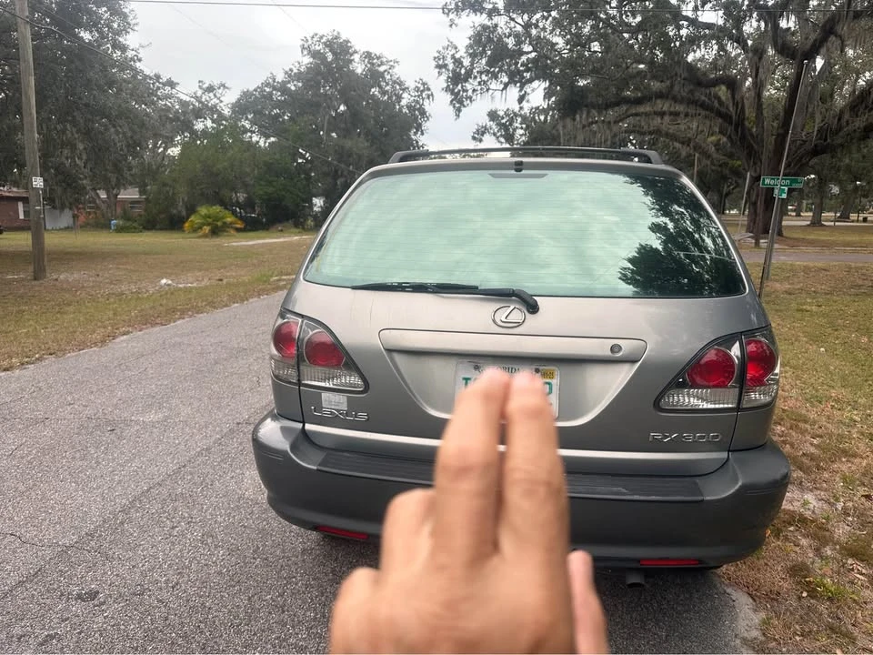 2001 Lexus RX 1st Gen - Image 2 of 6