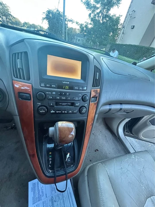 2001 Lexus RX 1st Gen - Image 8 of 9