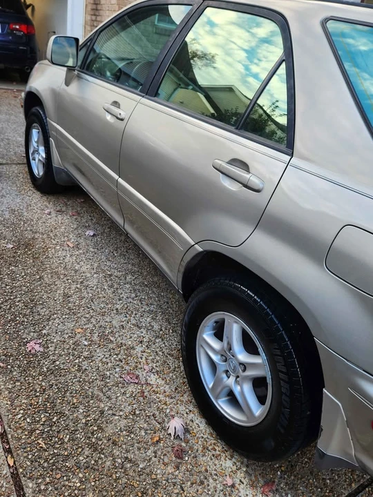 2001 Lexus RX 1st Gen - Image 5 of 15