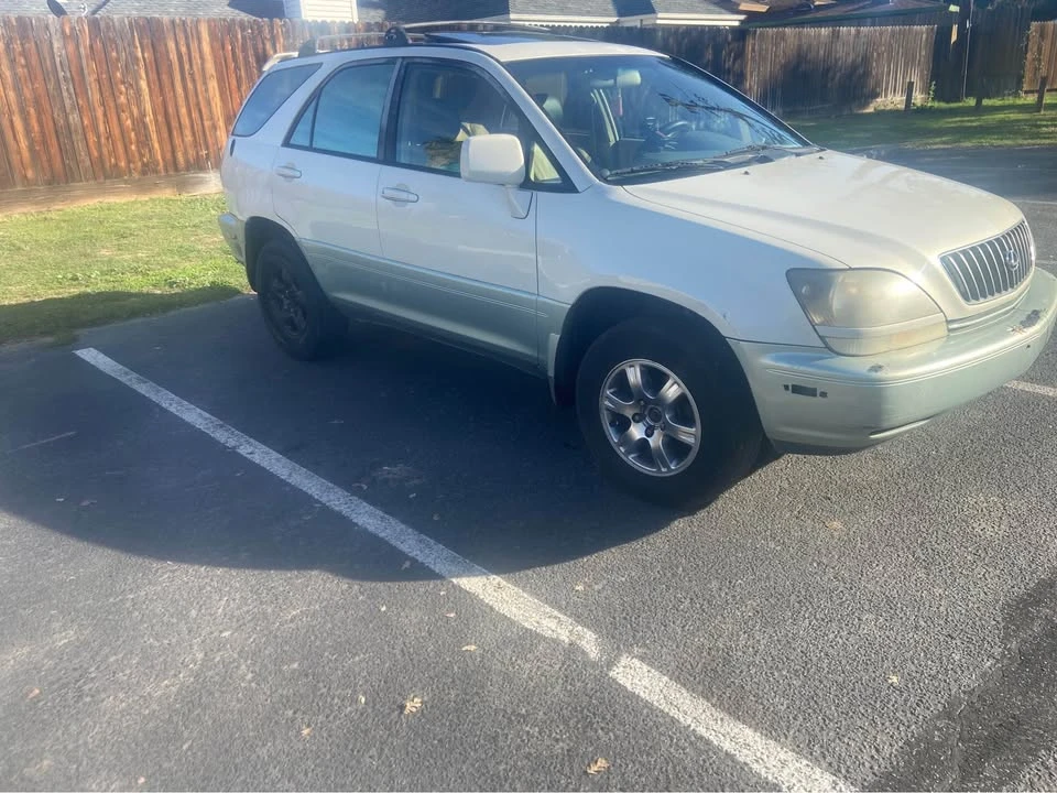 2001 Lexus RX 1st Gen - Image 4 of 10