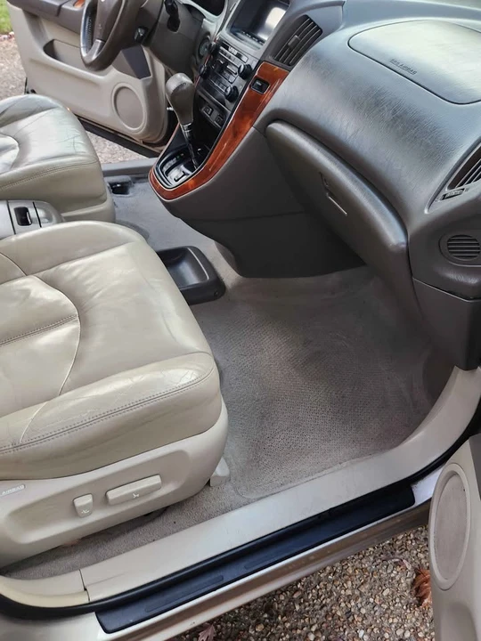 2001 Lexus RX 1st Gen - Image 11 of 15