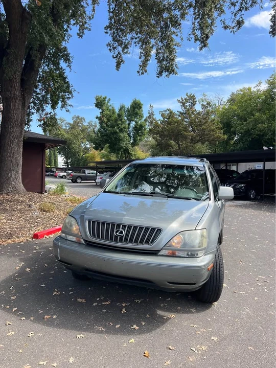 2001 Lexus RX 1st Gen - Image 3 of 9