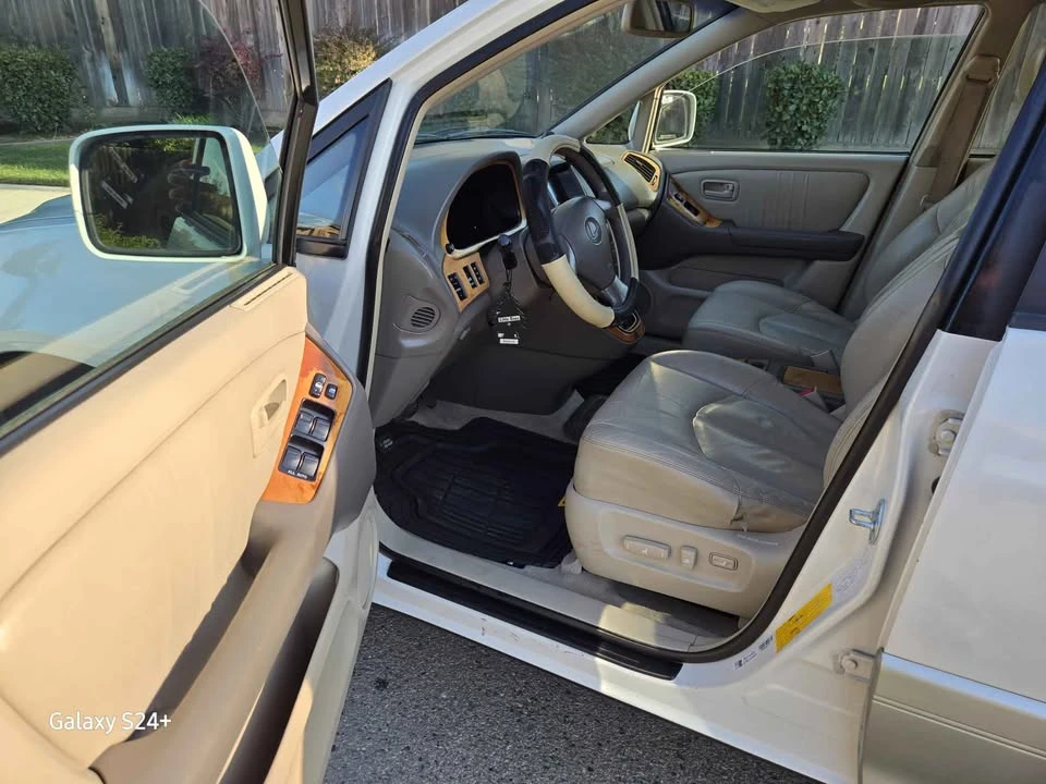 2001 Lexus RX 1st Gen - Image 5 of 12