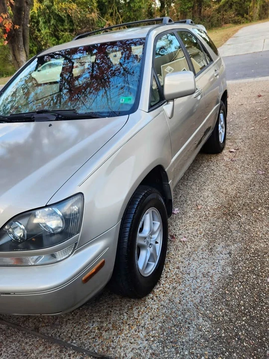 2001 Lexus RX 1st Gen - Image 3 of 15