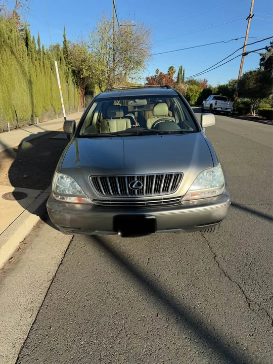 2001 Lexus RX 1st Gen - Image 2 of 4