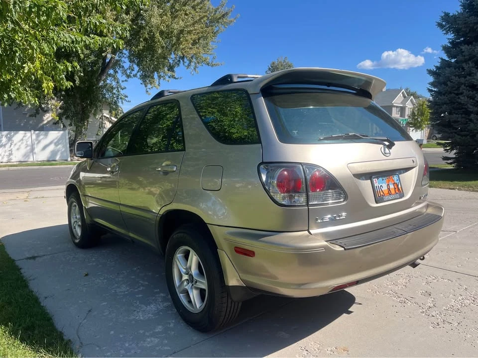 2001 Lexus RX 1st Gen - Image 2 of 11