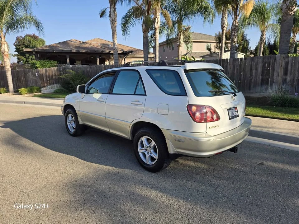 2001 Lexus RX 1st Gen - Image 11 of 12