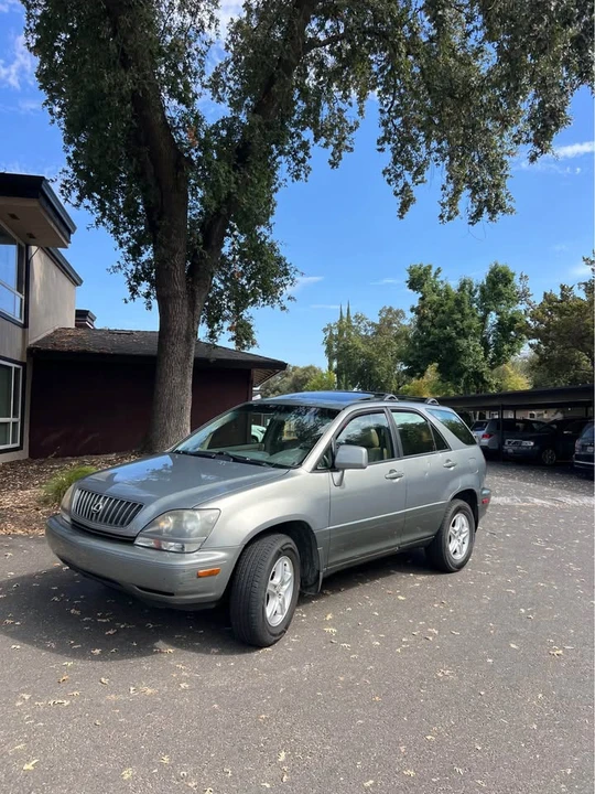 2001 Lexus RX 1st Gen - Image 2 of 9