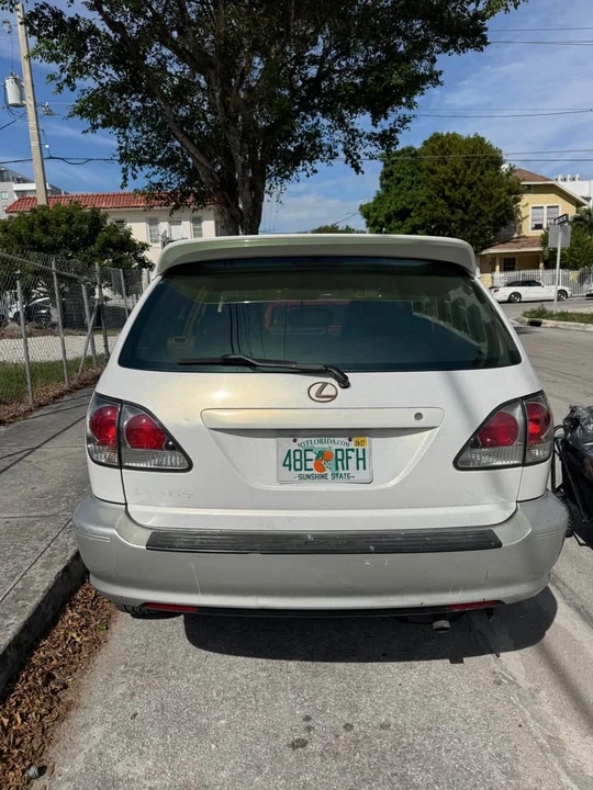 2001 Lexus RX 1st Gen - Image 5 of 10