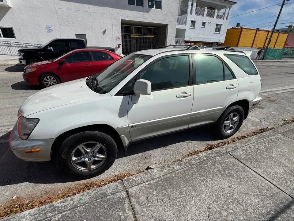 2001 Lexus RX 1st Gen - Image 3 of 10