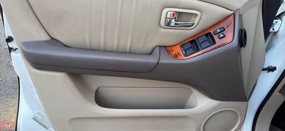 2001 Lexus RX 1st Gen - Image 15 of 19