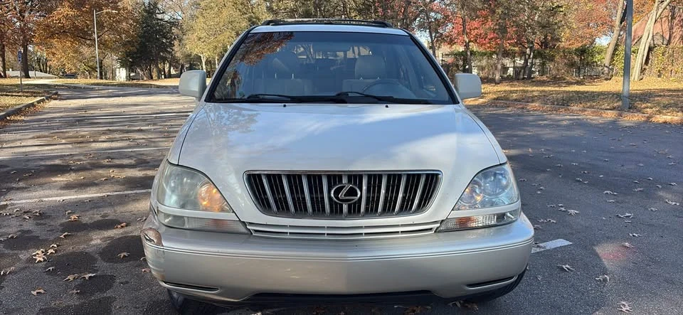 2001 Lexus RX 1st Gen - Image 2 of 19