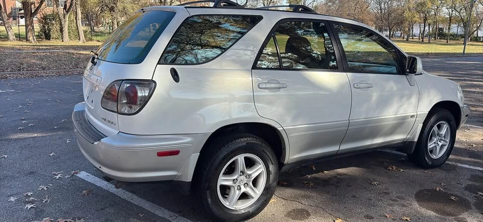 2001 Lexus RX 1st Gen - Image 6 of 19