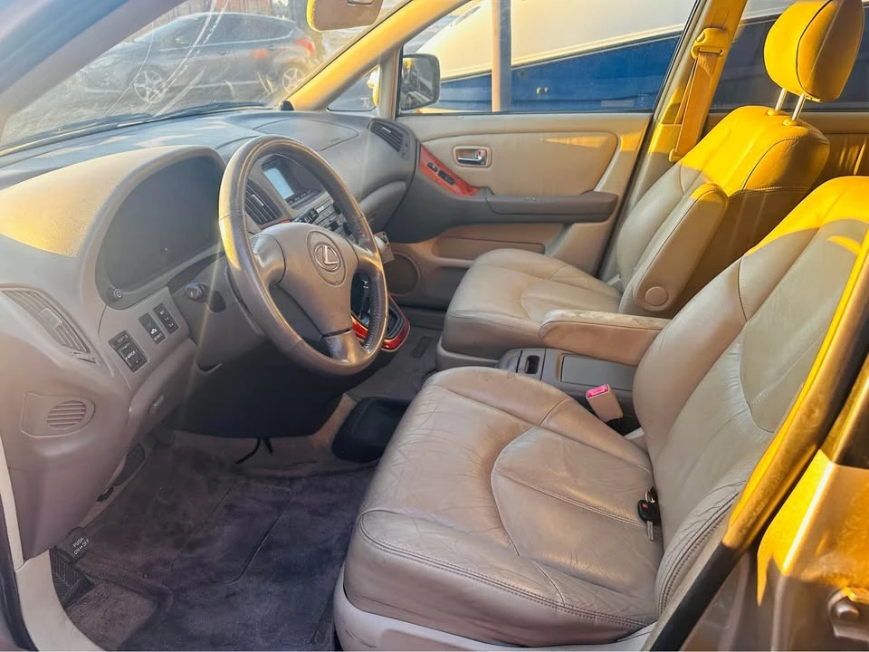 2001 Lexus RX 1st Gen - Image 10 of 11
