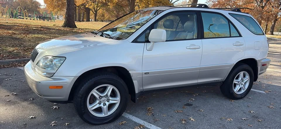 2001 Lexus RX 1st Gen - Image 3 of 19