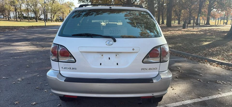 2001 Lexus RX 1st Gen - Image 5 of 19