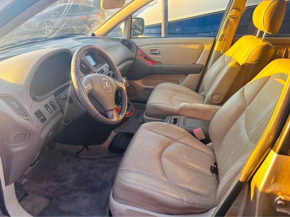 2001 Lexus RX 1st Gen - Image 8 of 11