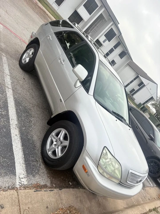 2001 Lexus RX 1st Gen - Image 13 of 14