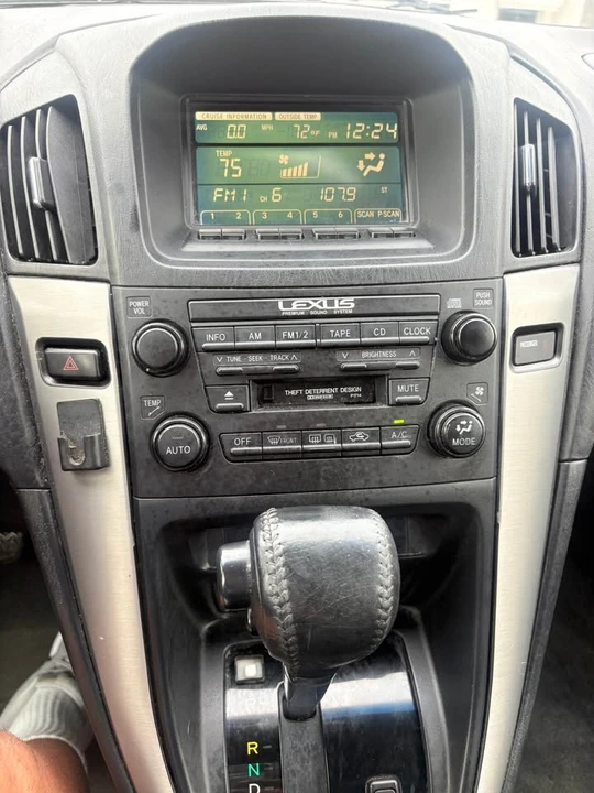 2001 Lexus RX 1st Gen - Image 4 of 14