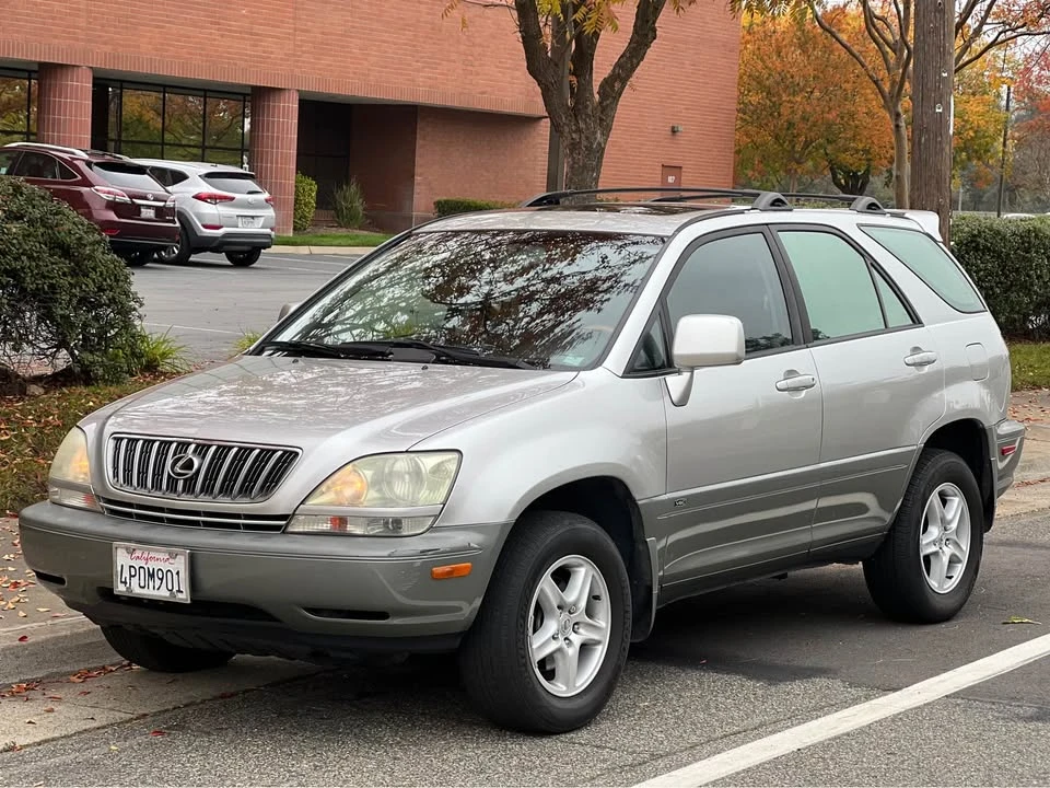 2001 Lexus RX 1st Gen - Image 2 of 15