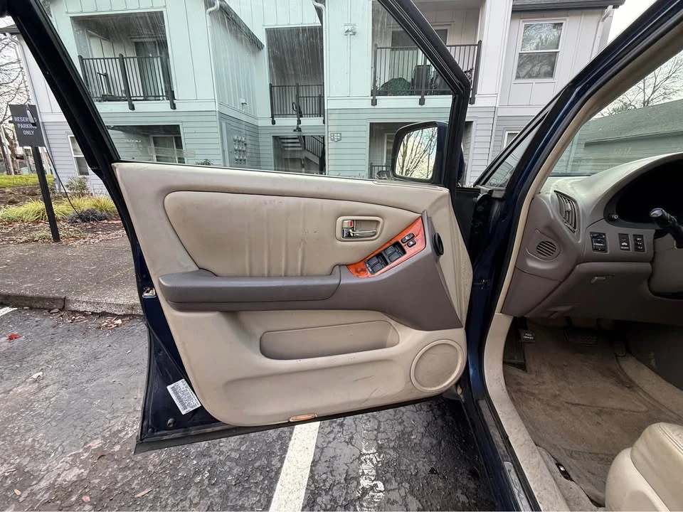 2001 Lexus RX 1st Gen - Image 7 of 9
