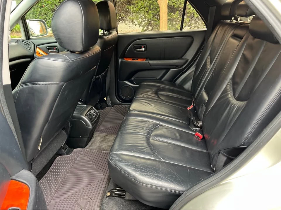 2001 Lexus RX 1st Gen - Image 12 of 15