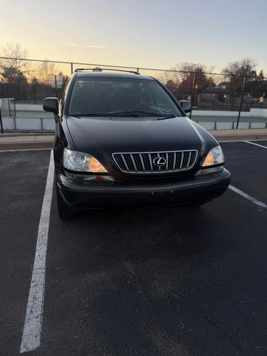2001 Lexus RX 1st Gen - Image 2 of 15